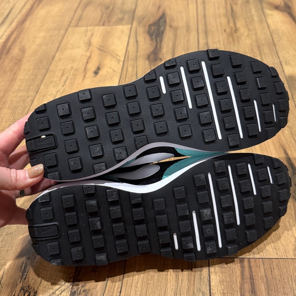 Nike Teal and Black Athletic Shoes - Picture 4 of 6